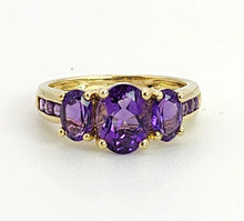 Cargar imagen en el visor de la galería, 1434: Vintage; 9ct Gold Amethysts Geometric Set Dress Ring- lovely, lilac symmetry