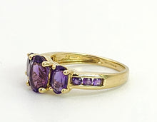 Cargar imagen en el visor de la galería, 1434: Vintage; 9ct Gold Amethysts Geometric Set Dress Ring- lovely, lilac symmetry