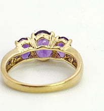 Cargar imagen en el visor de la galería, 1434: Vintage; 9ct Gold Amethysts Geometric Set Dress Ring- lovely, lilac symmetry
