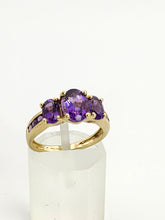Cargar imagen en el visor de la galería, 1434: Vintage; 9ct Gold Amethysts Geometric Set Dress Ring- lovely, lilac symmetry