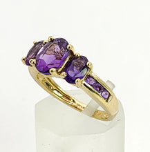Cargar imagen en el visor de la galería, 1434: Vintage; 9ct Gold Amethysts Geometric Set Dress Ring- lovely, lilac symmetry