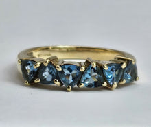Cargar imagen en el visor de la galería, 1487: Vintage: Rare 9ct Gold Trillion Cut Aquanarines 6-Stone Ring- special