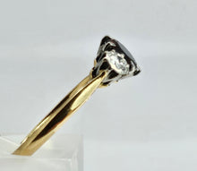 Load image into Gallery viewer, 6360 Vintage: 18ct Gold Almandine Garnet Diamonds 3-Stone Straight Ring