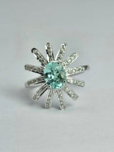 Cargar imagen en el visor de la galería, 1562: Vintage: 18ct White Gold Aquamarine Diamonds Starburst Ring- absolutely fabulous