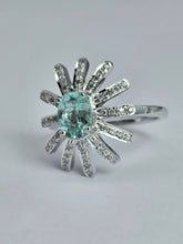 Cargar imagen en el visor de la galería, 1562: Vintage: 18ct White Gold Aquamarine Diamonds Starburst Ring- absolutely fabulous