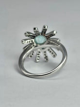 Load image into Gallery viewer, 1562: Vintage: 18ct White Gold Aquamarine Diamonds Starburst Ring- absolutely fabulous