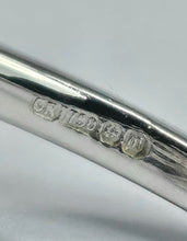 Load image into Gallery viewer, 1562: Vintage: 18ct White Gold Aquamarine Diamonds Starburst Ring- absolutely fabulous