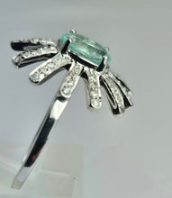 Cargar imagen en el visor de la galería, 1562: Vintage: 18ct White Gold Aquamarine Diamonds Starburst Ring- absolutely fabulous