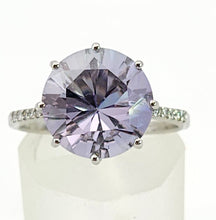 Cargar imagen en el visor de la galería, 1478: Vintage: 9ct White Gold Round Cut Quartz 12 Diamonds Dress/Stacker Ring- lovely cut