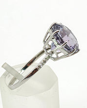Cargar imagen en el visor de la galería, 1478: Vintage: 9ct White Gold Round Cut Quartz 12 Diamonds Dress/Stacker Ring- lovely cut