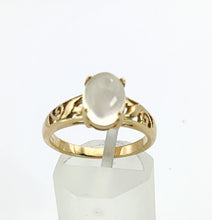 Cargar imagen en el visor de la galería, 1565: Vintage: 9ct Gold Openwork Cabochon Moonstone Solitaire Ring