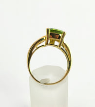 Load image into Gallery viewer, 1606: Vintage: 14ct Gold Trillion, Emerald. Round Cut Peridots Cocktail Ring- exquisite