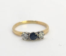 Load image into Gallery viewer, 0269: Vintage; 18ct Gold Blue Sapphire Diamonds 3-Stone Straight Ring- very fine example
