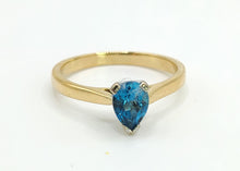 Cargar imagen en el visor de la galería, 0875: Vintage: 9ct Gold Persian Blue Pear-Cut Topaz Ring- a lovely solitaire