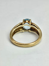 Cargar imagen en el visor de la galería, 1753: Vintage; 9ct Gold Large Swiss Blue Topaz Cocktail Ting- lovely cut an colour