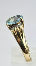 Cargar imagen en el visor de la galería, 1753: Vintage; 9ct Gold Large Swiss Blue Topaz Cocktail Ting- lovely cut an colour