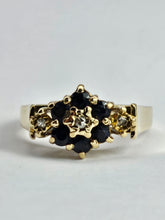 Cargar imagen en el visor de la galería, 1377: Vintage: 9ct Gold Blue Sapphires Diamonds Flowerhead Ring- From 1975