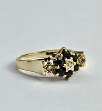 Cargar imagen en el visor de la galería, 1377: Vintage: 9ct Gold Blue Sapphires Diamonds Flowerhead Ring- From 1975