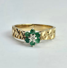 Cargar imagen en el visor de la galería, 1379: Vintage: 9ct Gold Emeralds Diamond Daisy Flower Ring- From 1978