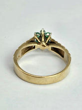Cargar imagen en el visor de la galería, 1379: Vintage: 9ct Gold Emeralds Diamond Daisy Flower Ring- From 1978