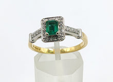 Load image into Gallery viewer, 1723: Vintage: 18ct Gold Emerald 32 Diamonds Dress Ring- elegant eye candy