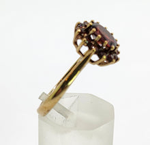 Load image into Gallery viewer, 1662: Vintage: 9ct Gold Almandine Garnets Flowerhead Ring- lovely mature colours