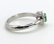 Load image into Gallery viewer, 6282 Vintage: 18ct White Gold Emerald 12 Diamonds Ring
