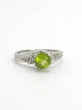 Load image into Gallery viewer, 1591: Vintage: 9ct White Gold Peridot Diamonds Dress Ring- lovely cut & Colours