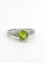 Load image into Gallery viewer, 1591: Vintage: 9ct White Gold Peridot Diamonds Dress Ring- lovely cut & Colours