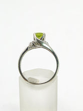Load image into Gallery viewer, 1591: Vintage: 9ct White Gold Peridot Diamonds Dress Ring- lovely cut & Colours