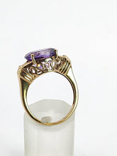 Load image into Gallery viewer, 1788: Vintage: 9ct Gold Purple Amethyst Solitaire Signet Ring- seductive cut & colour, nice weight