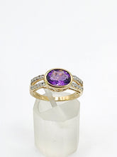 Cargar imagen en el visor de la galería, 1031: Vintage 9ct Gold Amethyst Diamonds Openwork Dress Ring- sparkling design