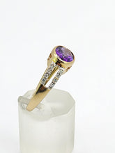Cargar imagen en el visor de la galería, 1031: Vintage 9ct Gold Amethyst Diamonds Openwork Dress Ring- sparkling design