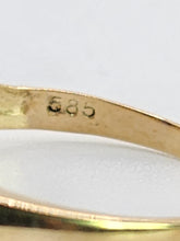 Load image into Gallery viewer, 1665: Vintage; 14ct Gold Amethysts Diamonds Trilogy Ring- voluptuous beauty