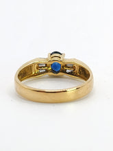 Load image into Gallery viewer, 1616: Vintage: 18ct Gold Cornflower Blue Sapphire Baguette Diamonds Ring- FAB