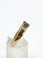 Load image into Gallery viewer, 1616: Vintage: 18ct Gold Cornflower Blue Sapphire Baguette Diamonds Ring- FAB