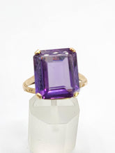 Load image into Gallery viewer, 1693:Vintage; 9ct Gold Large Emerald Cut Alexandrite Cocktail Ring- Exceptional