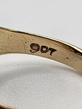 Load image into Gallery viewer, 2088: Vintage: 9ct Gold Red Garnet Gypsy Solitaire Ring- Lovely cut and colour.