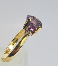Load image into Gallery viewer, 2104: Vintage: 18ct Gold Oval Ruby Round Cut Amethysts Ring- Rare combination