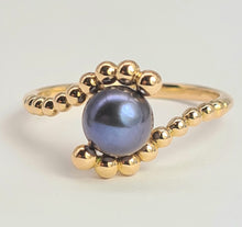 Load image into Gallery viewer, 2108: Vintage: 18ct Rose Gold Bubble Shank Blue Akoya Pearl Ring- Ergonomic beauty