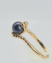Load image into Gallery viewer, 2108: Vintage: 18ct Rose Gold Bubble Shank Blue Akoya Pearl Ring- Ergonomic beauty