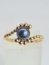 Load image into Gallery viewer, 2108: Vintage: 18ct Rose Gold Bubble Shank Blue Akoya Pearl Ring- Ergonomic beauty