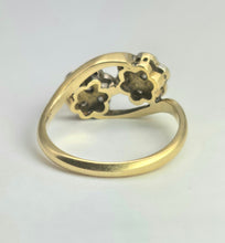 Load image into Gallery viewer, 1874: Vintage: 18ct Gold Natural Diamonds Double Flower Head Ring
