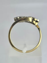 Load image into Gallery viewer, 1874: Vintage: 18ct Gold Natural Diamonds Double Flower Head Ring