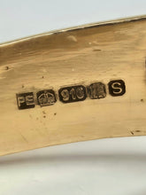 Load image into Gallery viewer, 6444: Vintage: 22ct Gold Twin Natural Diamonds Fancy Signet Ring
