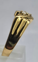 Load image into Gallery viewer, 6444: Vintage: 22ct Gold Twin Natural Diamonds Fancy Signet Ring