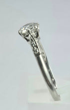 Cargar imagen en el visor de la galería, 2074: Vintage: Platinum Brilliant Cut Diamond (0.63ct) Solitaire Ring - Superb