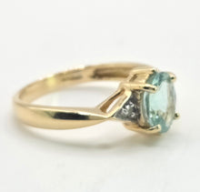 Load image into Gallery viewer, 2182: Vintage: 18ct Gold Sky  Blue Aquamarine Diamonds Dress Ring- lovely cut & colours