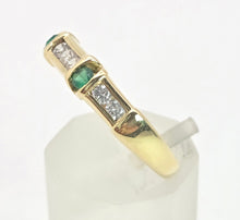 Load image into Gallery viewer, 1195: Vintage Rare: 18ct Gold Green Diopside Sapphires Stacker Ring