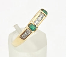 Load image into Gallery viewer, 1195: Vintage Rare: 18ct Gold Green Diopside Sapphires Stacker Ring